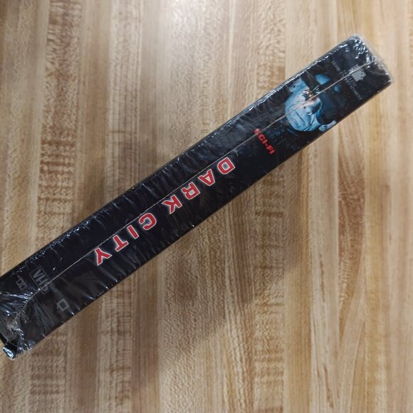 Dark City 1998 VHS Alex Proyas SCIFI Horror Connelly Sutherland Cult Classic VTG - Picture 3 of 8